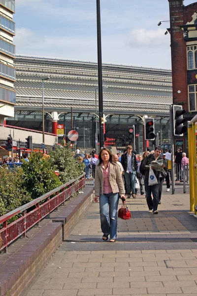 Viajeros Lime Street Station Liverpool — Foto de Stock