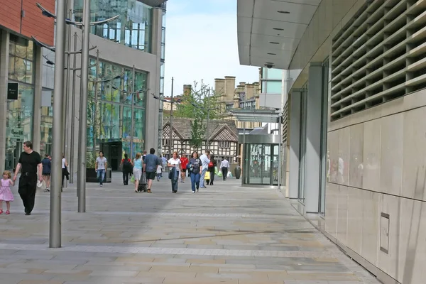 Manchester Ngiltere Alışveriş Sokakta Yürüyen Insanlar — Stok fotoğraf