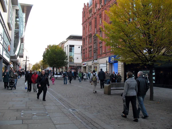 Shopping Manchester Inghilterra Persone Che Camminano Strade — Foto Stock