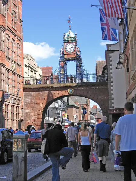 Turistas Compradores Rua Chester Inglaterra Reino Unido — Fotografia de Stock