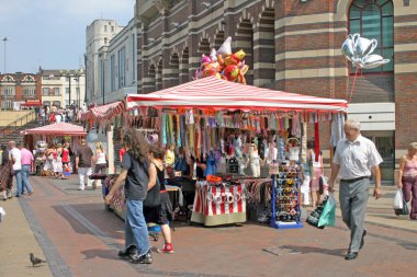 Liverpool 'da turistler ve müşteriler