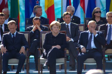 Tusk, Merkel and Putin celebrating 70th anniversary of World War II