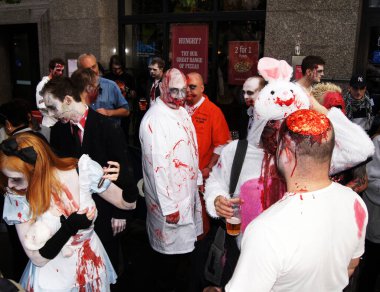 Londra 'nın merkezinde Zombi Yürüyüşü 30 Ekim 2010 
