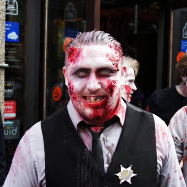 Londra 'nın merkezinde Zombi Yürüyüşü 30 Ekim 2010 