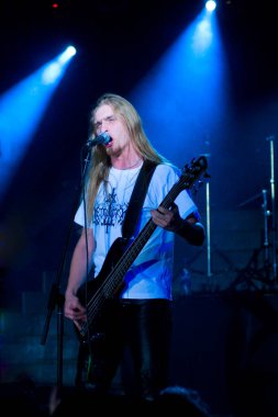 Septory müzik grubu sahnede.   