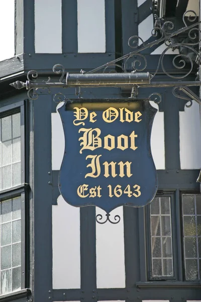 Old Boot Pub Sign — Stock Photo, Image