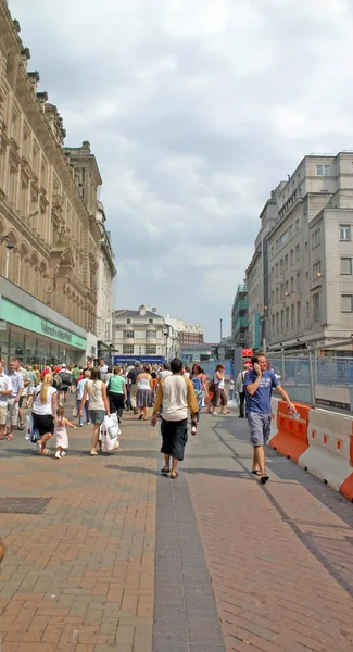 利物浦市的游客和购物者 — 图库照片