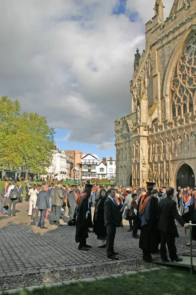 Ceremonia Graduación Fuera Catedral Exeter — Foto de Stock