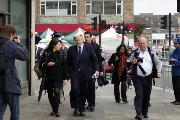 Londons Bürgermeister Boris Johnson Bei Der Wiedereröffnung Des Gants Hill — Stockfoto
