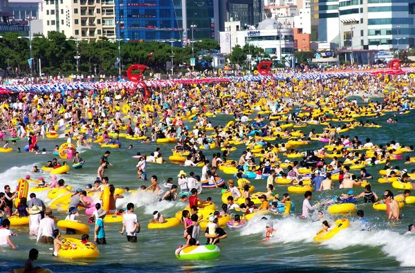 Crowd People Sea Beach —  Fotos de Stock