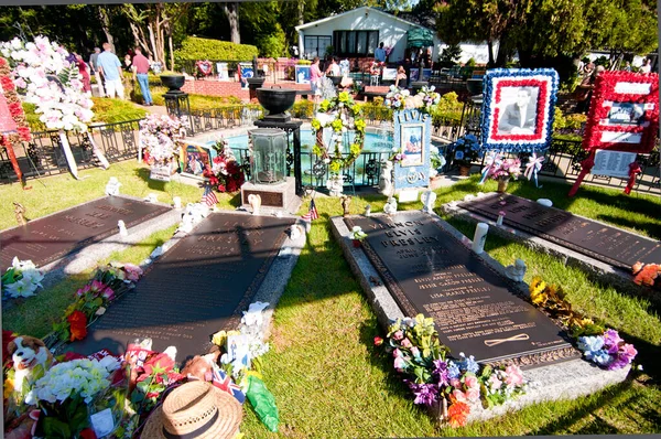 Elvis Presley Grave Graceland Memphis — Stock Photo, Image