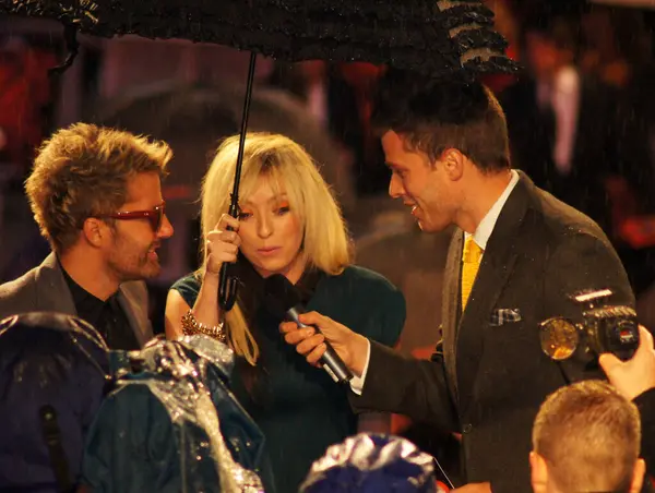 2010年10月19日在伦敦市中心的红色首映礼上的叮当 — 图库照片