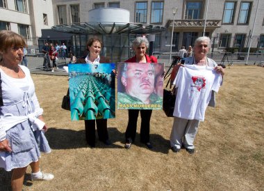 Hollanda, Lahey 'de Srebrenica' nın Anneleri