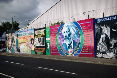 Belfast 'ta siyasi duvar resmi, Kuzey İrlanda