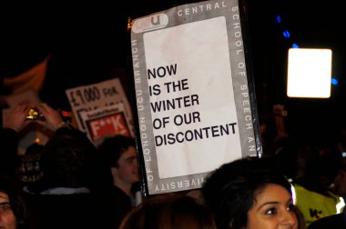 9 Aralık 2010 'da Londra' nın merkezinde öğrenci protestosu