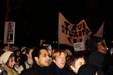 9 Aralık 2010 'da Londra' nın merkezinde öğrenci protestosu