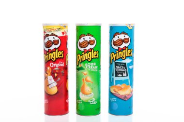 Pringles patates cipsi beyaz izole