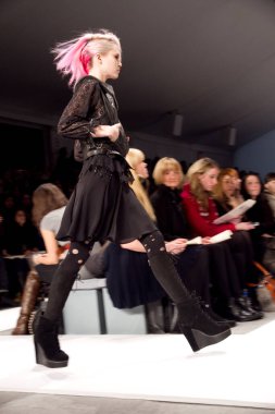 Charlotte Ronson 2011 New York Moda Haftası Lincoln Center 'da