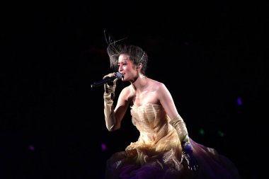 Gigi Leung 'un Hong Kong' daki Hung Hom Spor Salonu Konseri                     