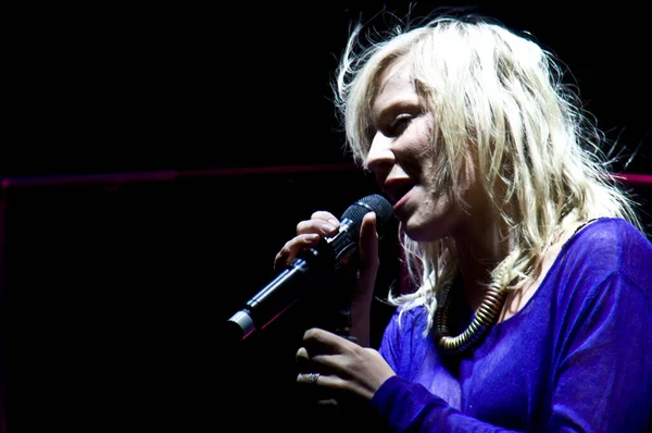 8月27日 2011年8月27日 Natasha Bedingfield在德国哈勒举行的第75届Laternenfest上表演 — 图库照片