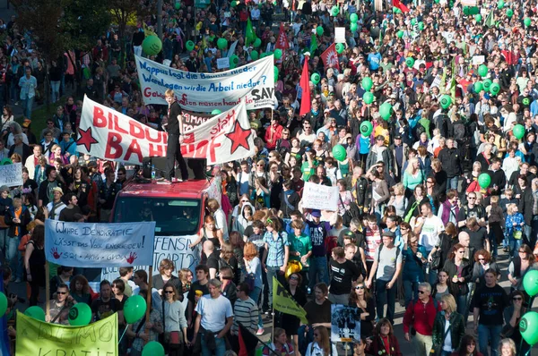 斯图加特 2010年10月9日 反对S21铁路项目的示威 — 图库照片