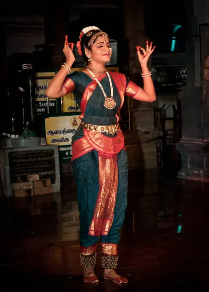 stock image Bharatanatyam performance. Indian classical dance form that originated in Tamil Nadu