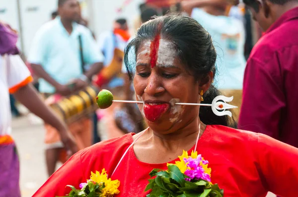Spießige Frau Menschen Während Des Festivals Den Batu Höhlen — Stockfoto