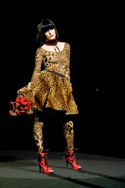 Betsey Johnson Fall 2011纽约时装周 — 图库照片