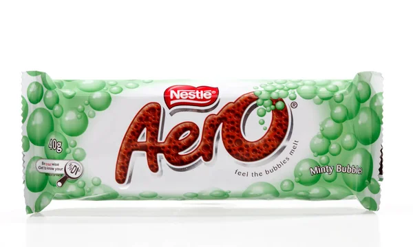 Nestlé Aero Menta Sobre Fondo Blanco — Foto de Stock