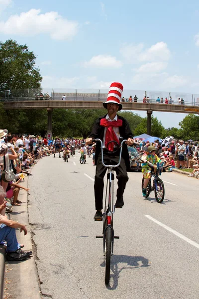 Personas Ciclismo Bicicletas 2011 Art Car Parade Festival Callejero Houston —  Fotos de Stock