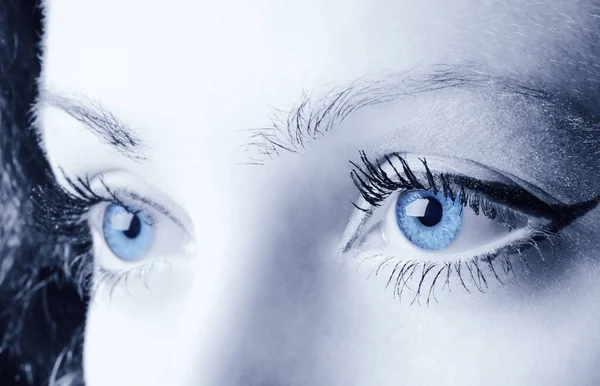 Female Blue Eyes Close — Stock Photo, Image