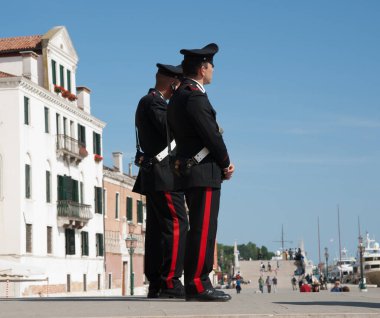 Carabinieri, Ponte della Paglia, Venedik 'ten gelen kalabalığa dikkat et..