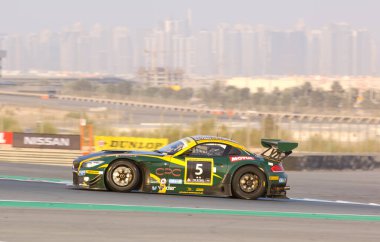 14 Ocak 2012 'de Dubai Autodrome' da 24 saatlik yarış 