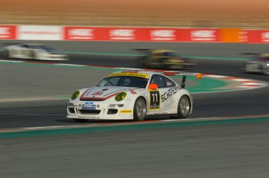 14 Ocak 2012 'de Dubai Autodrome' da 24 Saat Yarışı 'nda yarış arabası
