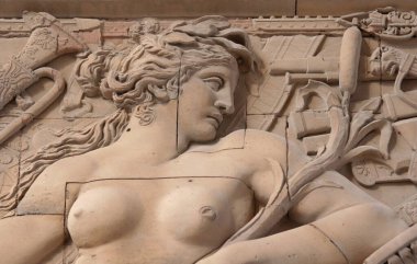 Louvre Müzesi Paris 'in dışında.