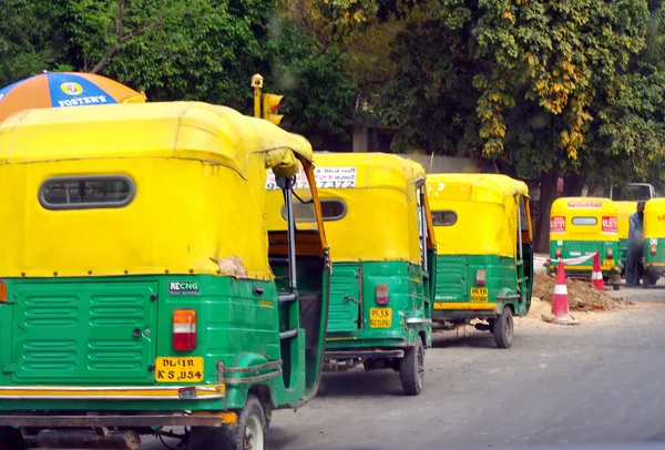 Line Auto Rickshaws India — Stock Photo, Image