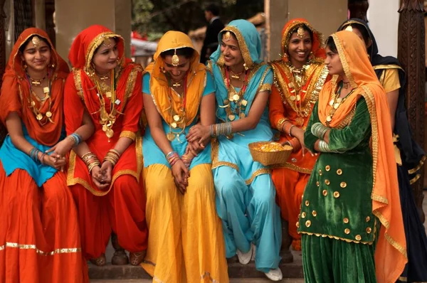 Donne Indiane Abiti Tradizionali Colorati — Foto Stock