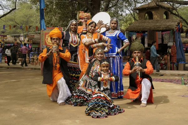 Sokaktaki Kabile Dans Grubu — Stok fotoğraf