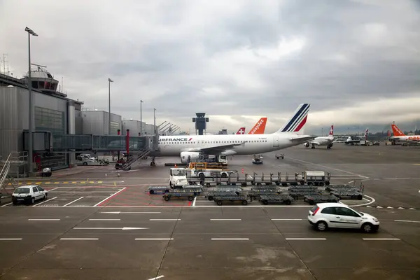 Airplane Ready Flight Daytime Geneva — Stock Photo, Image