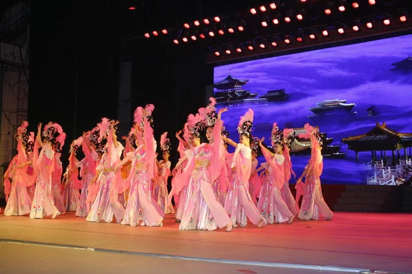 Actores Actuando Escenario Teatro Xian —  Fotos de Stock