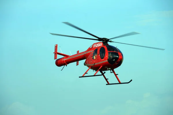 Helikopter Uçuş Ulaşım Konsepti — Stok fotoğraf