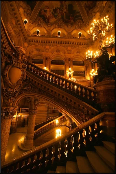 パリの印象的なオペラハウス — ストック写真