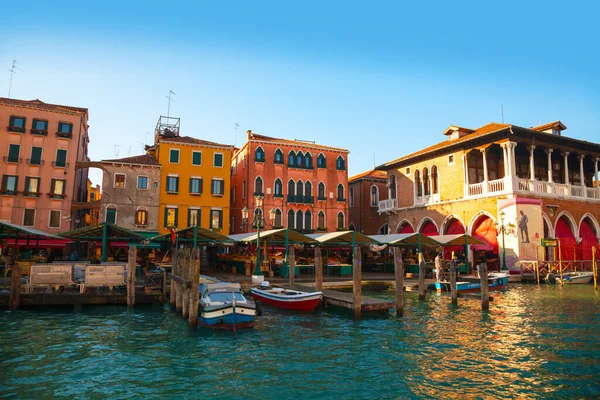 Mercado Rialto Veneza Itália Visto Grande Canal — Fotografia de Stock