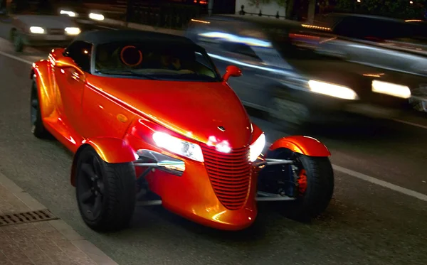 Uluslararası Motor Fuarı Sergisi Nde Kırmızı Cabrio — Stok fotoğraf