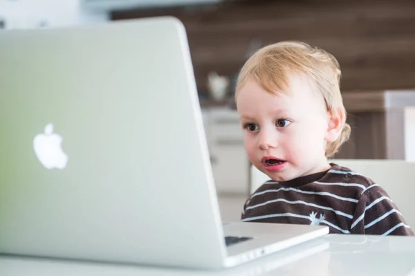 Little Boy Laptop Apple Generation — Stock Photo, Image
