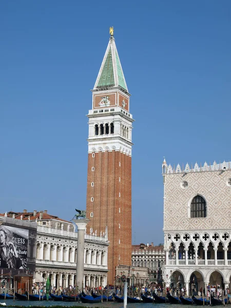 Venedik Mimarisinin Gündüz Görüşü — Stok fotoğraf