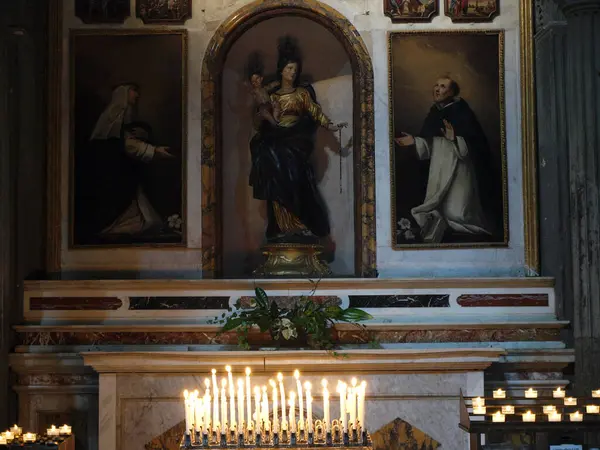 Volterra 성당의 내부의 — 스톡 사진
