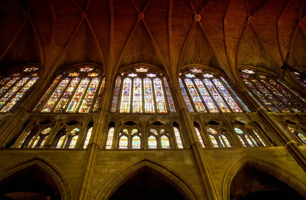 利昂大教堂的内部 — 图库照片