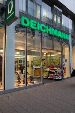 Deichmann mağaza cephesi