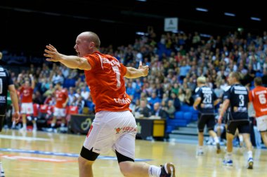 Aalborg Hendball ilk lig maçını AaB A / S şirketinden ayrıldıktan sonra Nordsjlland Hendball karşısında 30-25 yenerek oynadı. 7 Eylül 2011 